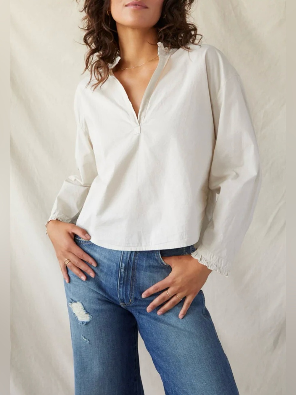 Evereve AMO Rosa Ruffle Shirt Top Long Sleeve Boxy Fit In Pumice/Cream Size S